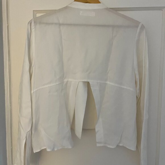 Open back blouse - Picture 3 of 3